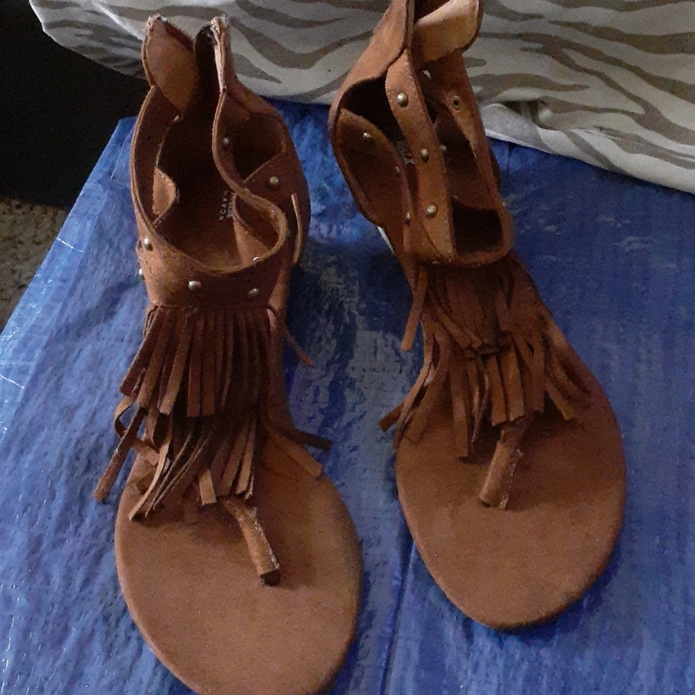 Shoes - Picture 2 of 2